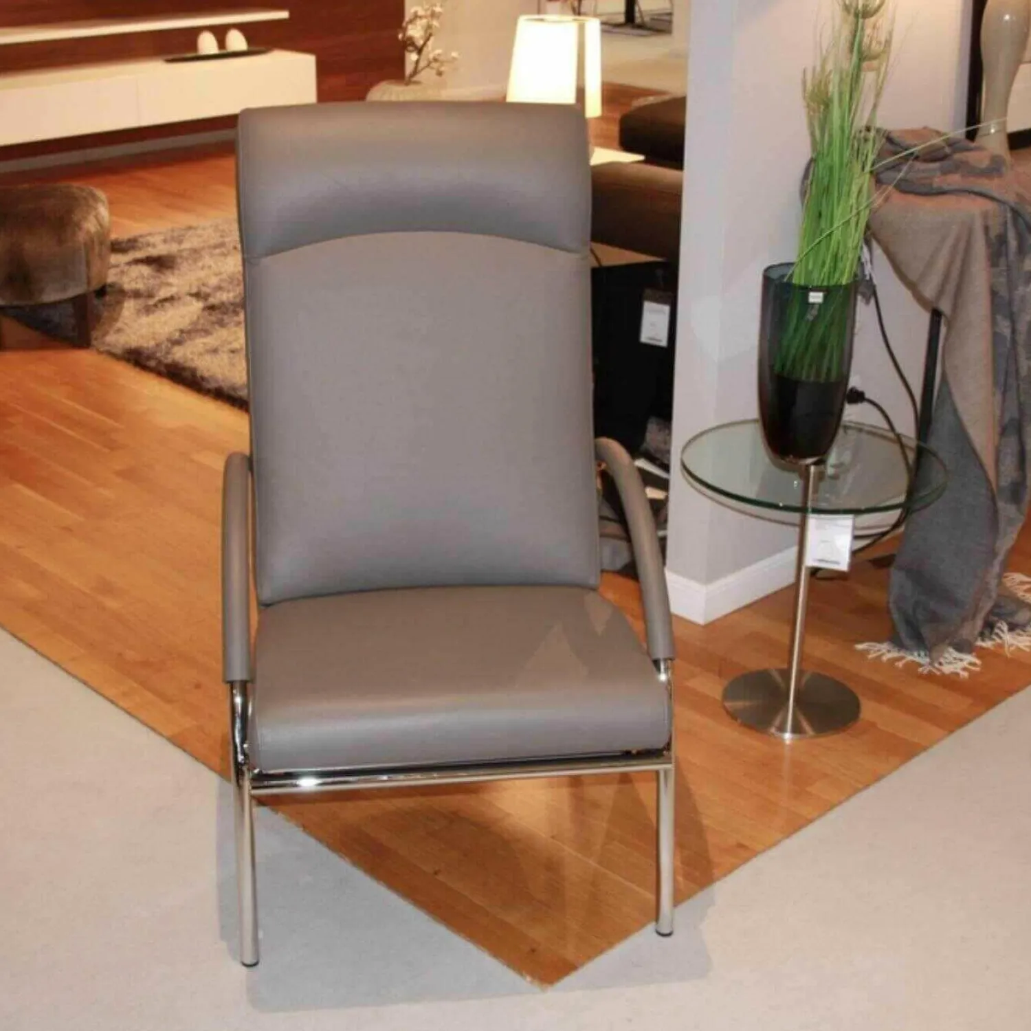 IP Design Relaxsessel|Relaxsessel Curve Leder Elefante Grau Gestell Stahlrundrohr Glänzend Verchromt