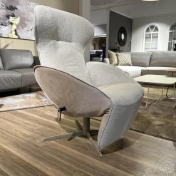 Jori Relaxsessel|Relaxsessel Daydreamer Mono Move JR 7450 Innen Stoff Mumble Gesso Beige Außen Leder Nubuck Cream Beige Gestell Graugelb Matt Inklusive Beistelltisch Sposa T105