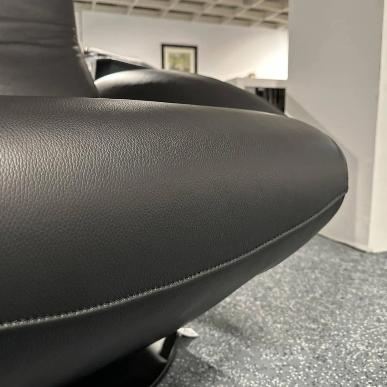 FSM Relaxsessel|Relaxsessel FM 139 Mate Leder Living 2811 Schwarz Tellerfuß Metall Tiefschwarz Beschichtet Mit Elektrischer Verstellung