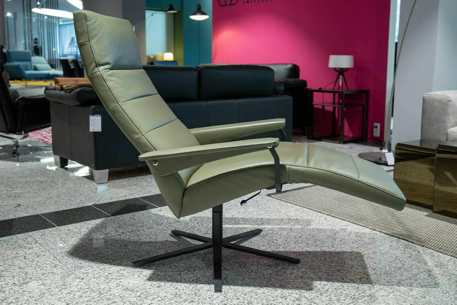 FSM Relaxsessel|Relaxsessel Hardy Leder 24 Select 156 Olivgrün Gestell Schwarz Seidenmatt Beschichtet