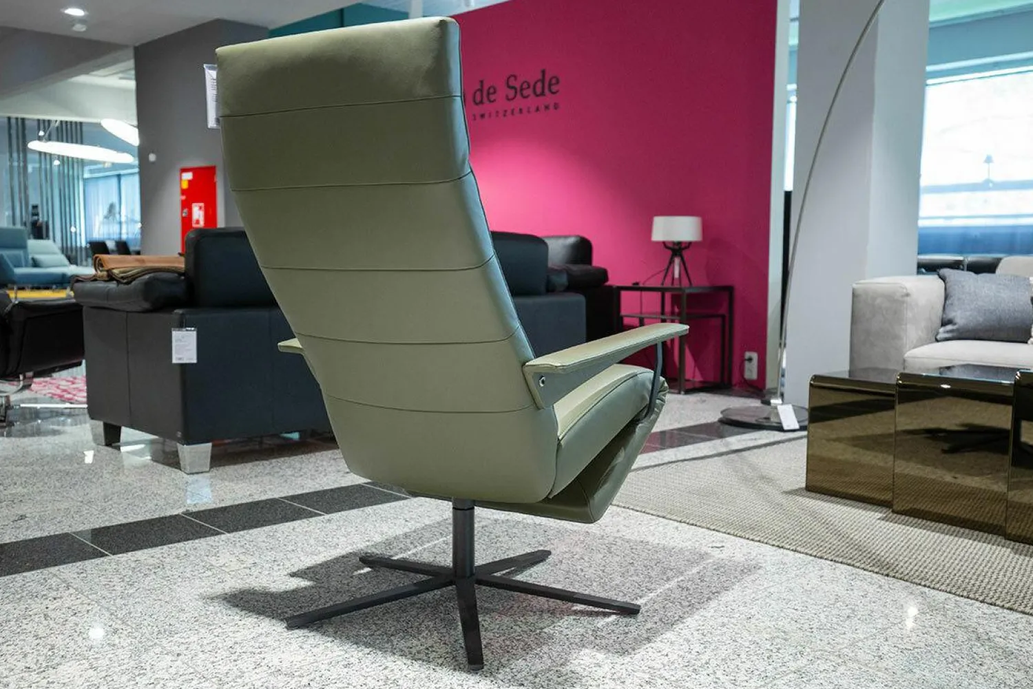 FSM Relaxsessel|Relaxsessel Hardy Leder 24 Select 156 Olivgrün Gestell Schwarz Seidenmatt Beschichtet