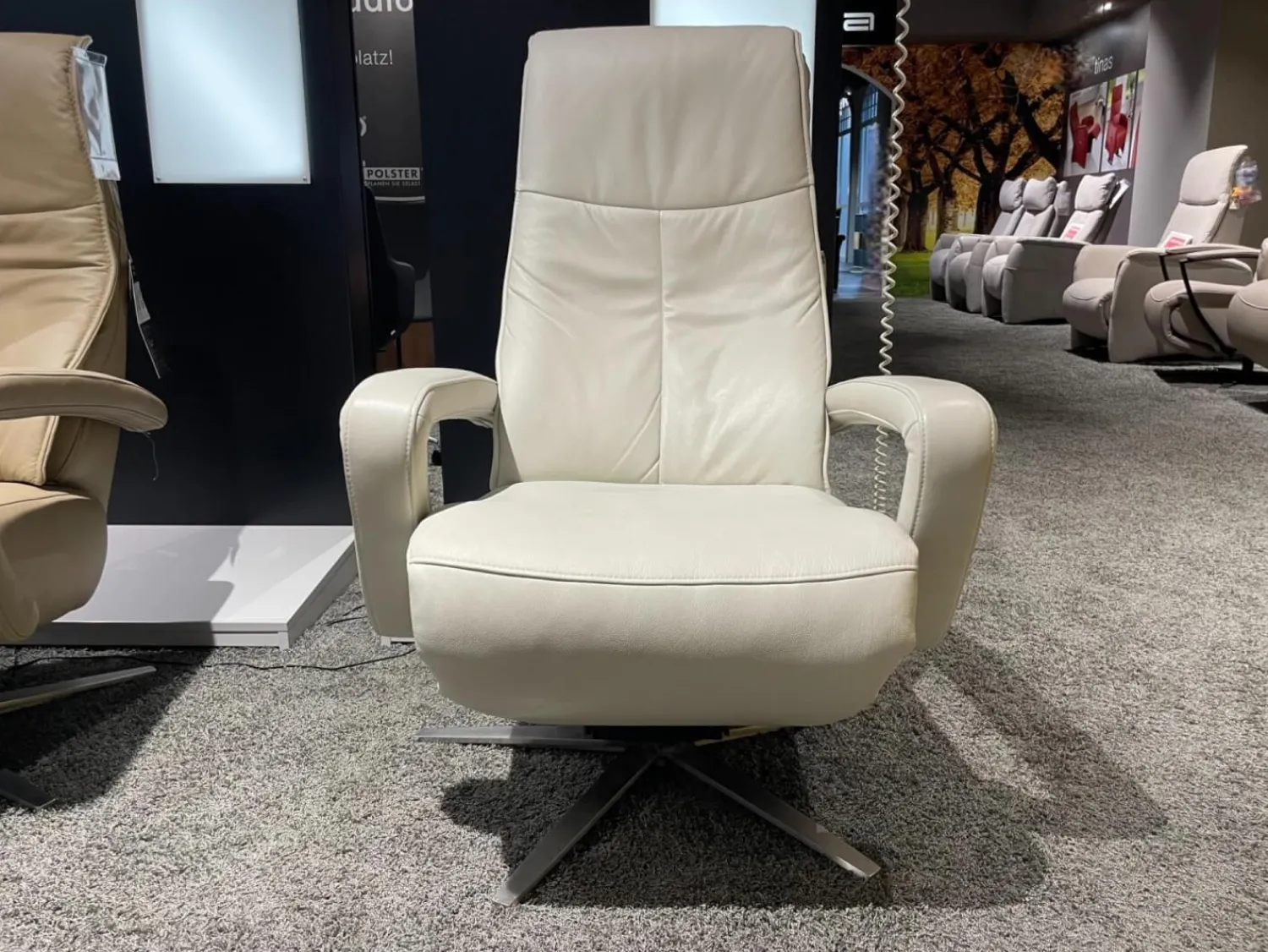 Hukla Relaxsessel|Relaxsessel Husum Nr 1 Medium Leder Credo Weiß Sternfuß Schwarz Motorisch Verstellbar