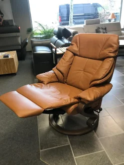 himolla Relaxsessel|Relax-Sessel Modell 7124 Zerostress in Echleder mit erhöhtem Untergestell und Funktionen