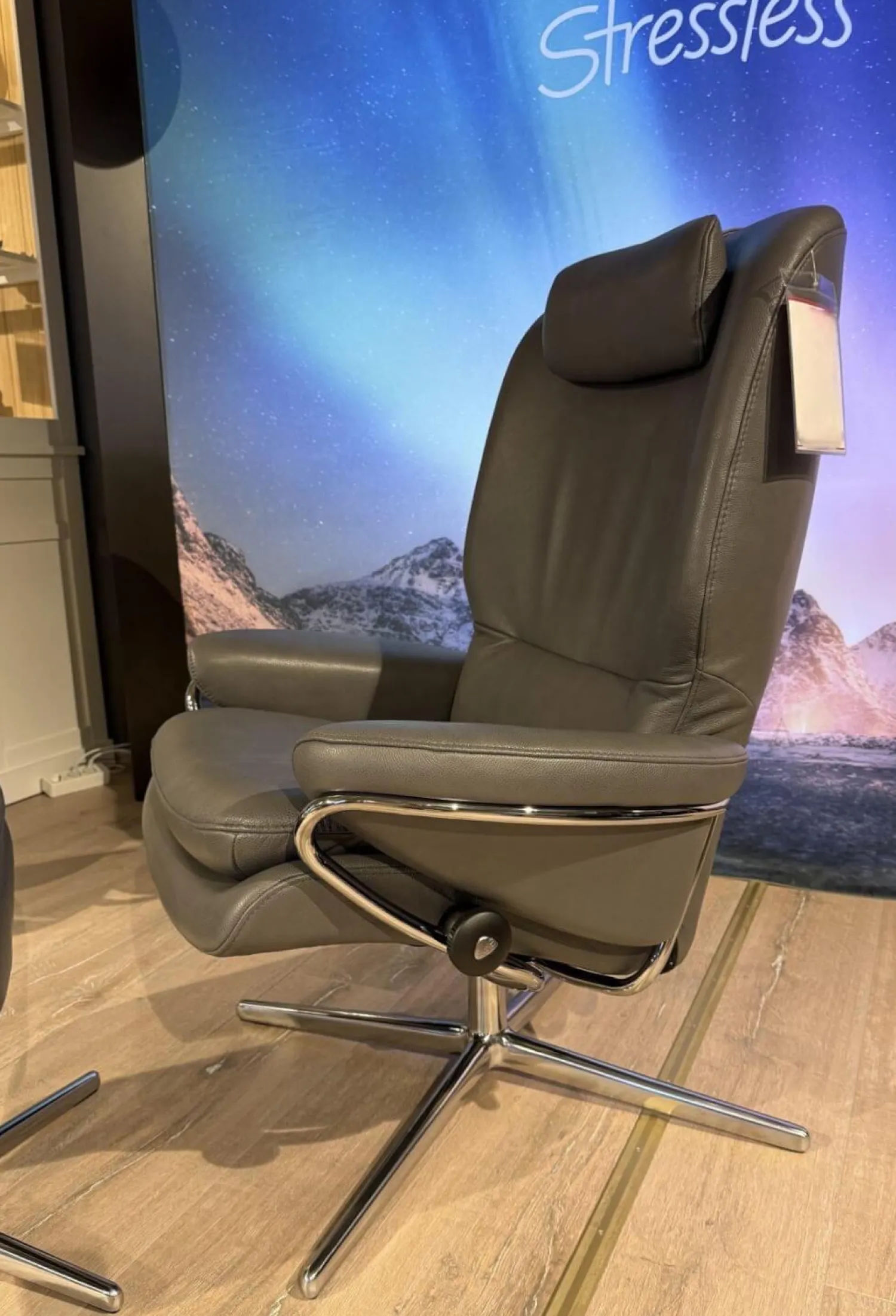 Stressless Relaxsessel|Relaxsessel Rome Mit Hohem Rücken Leder Cori Grey GrauGestell Cross Aluminium Chrom Inklusive Hocker