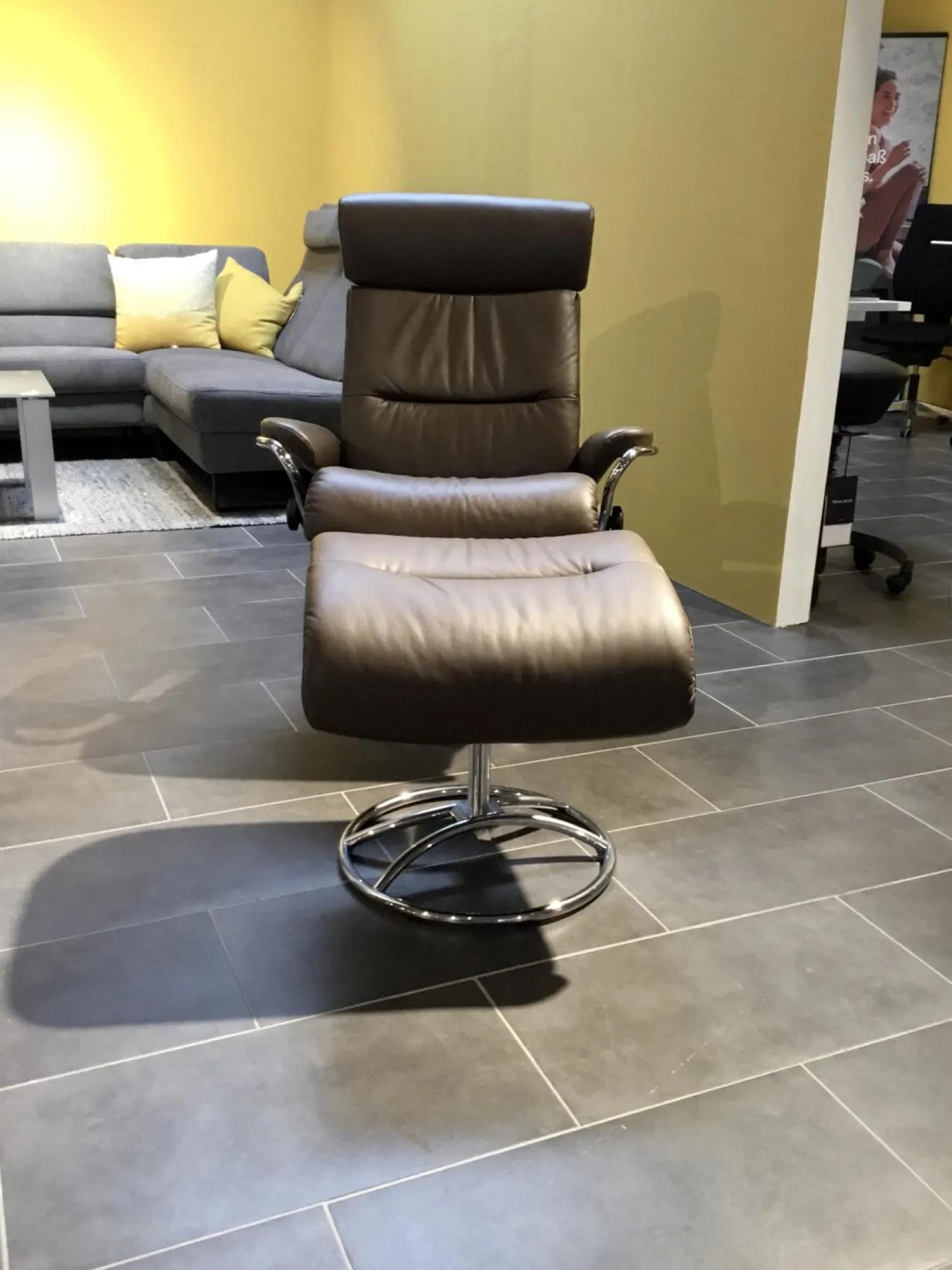 Stressless Relaxsessel|Relaxsessel Tokyo High Base Leder Paloma 88 Chestnut Braun Gestell Metall 40 Chrom Inklusive Hocker