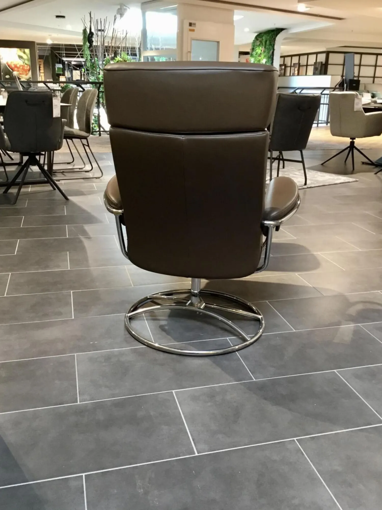 Stressless Relaxsessel|Relaxsessel Tokyo High Base Leder Paloma 88 Chestnut Braun Gestell Metall 40 Chrom Inklusive Hocker