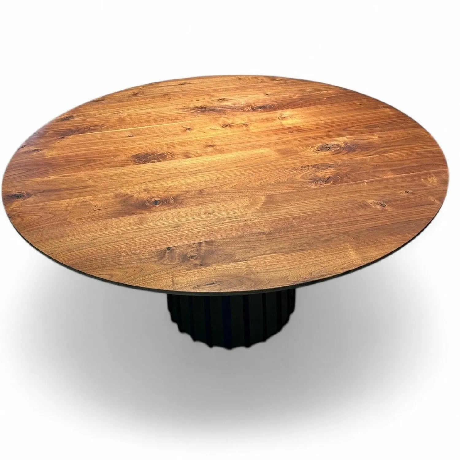 Janua Esstische|Runder Esstisch Basket BC07 Platte Nussbaum Amerikanisch Natur Geölt Gestell Tiefschwarz