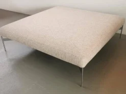 B&B Italia Hocker & Sitzsäcke|Saké Hocker Stoff Liseo Cat. Lusso Braun Gestell Hartzinn Lackiert