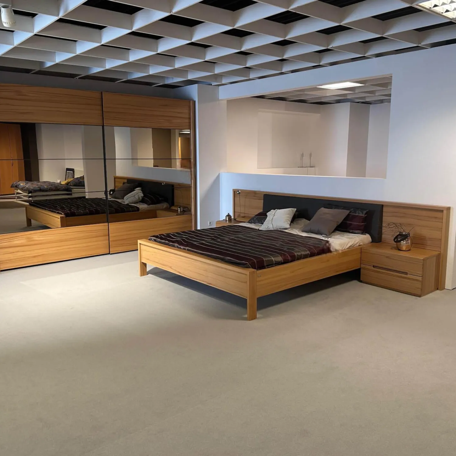 Hülsta Ganze Schlafzimmer|Schlafzimmer Acrea Bett Leder Braun Schwarz Und Strukturbuche Konsolen Mit Schubkästen