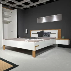 Hülsta Ganze Schlafzimmer|Schlafzimmer Dream Lack Reinweiss Akzent Natureiche Kunstleder Struktur Taupe Grau Griffe Chrom Glänzend