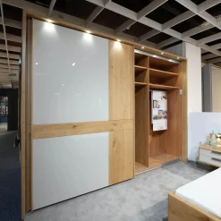 Wiemann Ganze Schlafzimmer|Schlafzimmer Modena Plus Eiche Bianco Glas Leder Champagner Inklusive LED Flexleuchten Bett Ohne Matratze Ohne Lattenrost