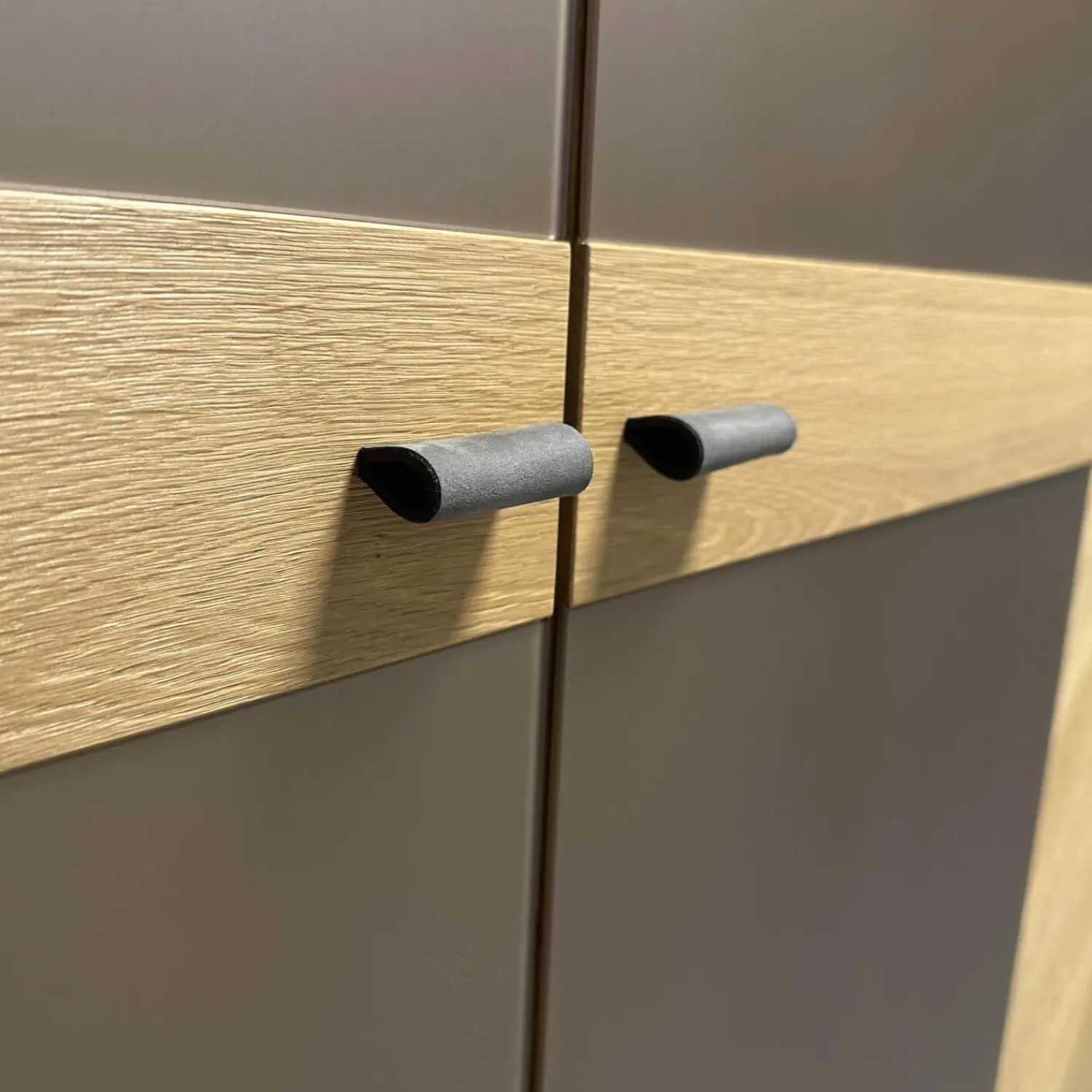 Anrei Ganze Schlafzimmer|Schlafzimmer Sol Asteiche Gebürstet Natur Geölt Farbglas Bronce Matt Mit Ledergriff Rock Grau Schwarz