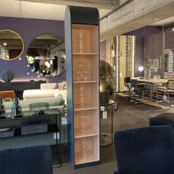 Pastoe Vitrinen & Highboards|Schmaler Schrank Cabinet A´Dammer Duotone Storm Blossom mit Rolladentür