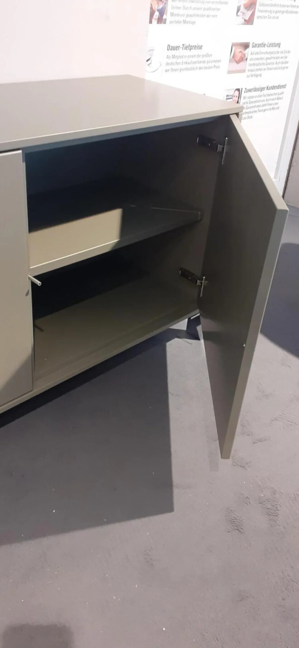 Rietberger Möbelwerke Vitrinen & Highboards|Schrank Deviso Lack Matt Olivegrau Winkelfüße Chrom Glänzend