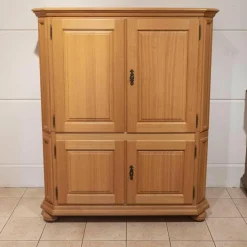 Möbelwerkstätten Buschsieweke Vitrinen & Highboards|Schrank Eiche 1A Seidenglanz Lackiert