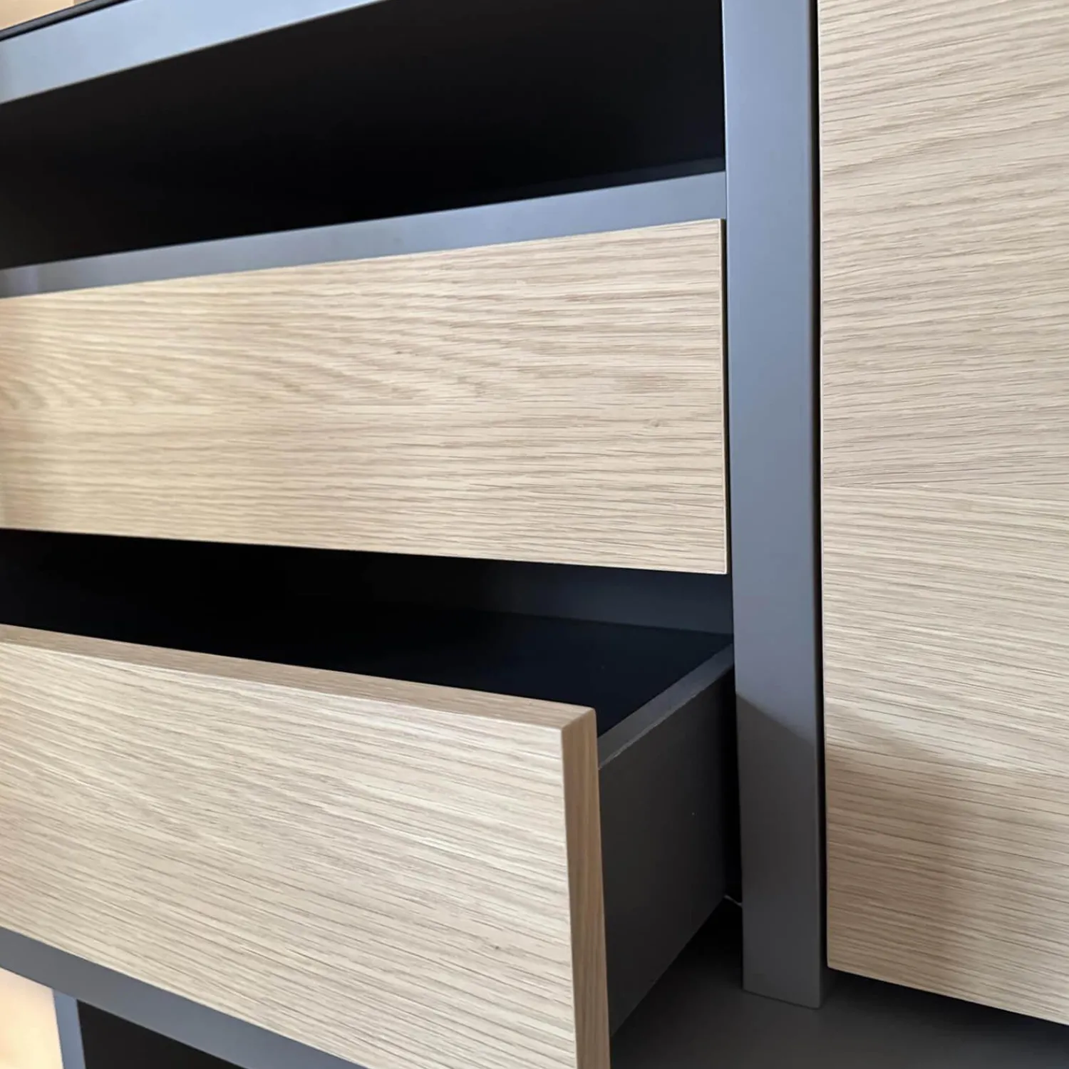 Molteni & C Wohnwände & Tv-Lowboards|Schrank Systemwand 505 Up System Holz Dolomitgrau Glas Transparent Stopsol mit Beleuchtungskit Schuko