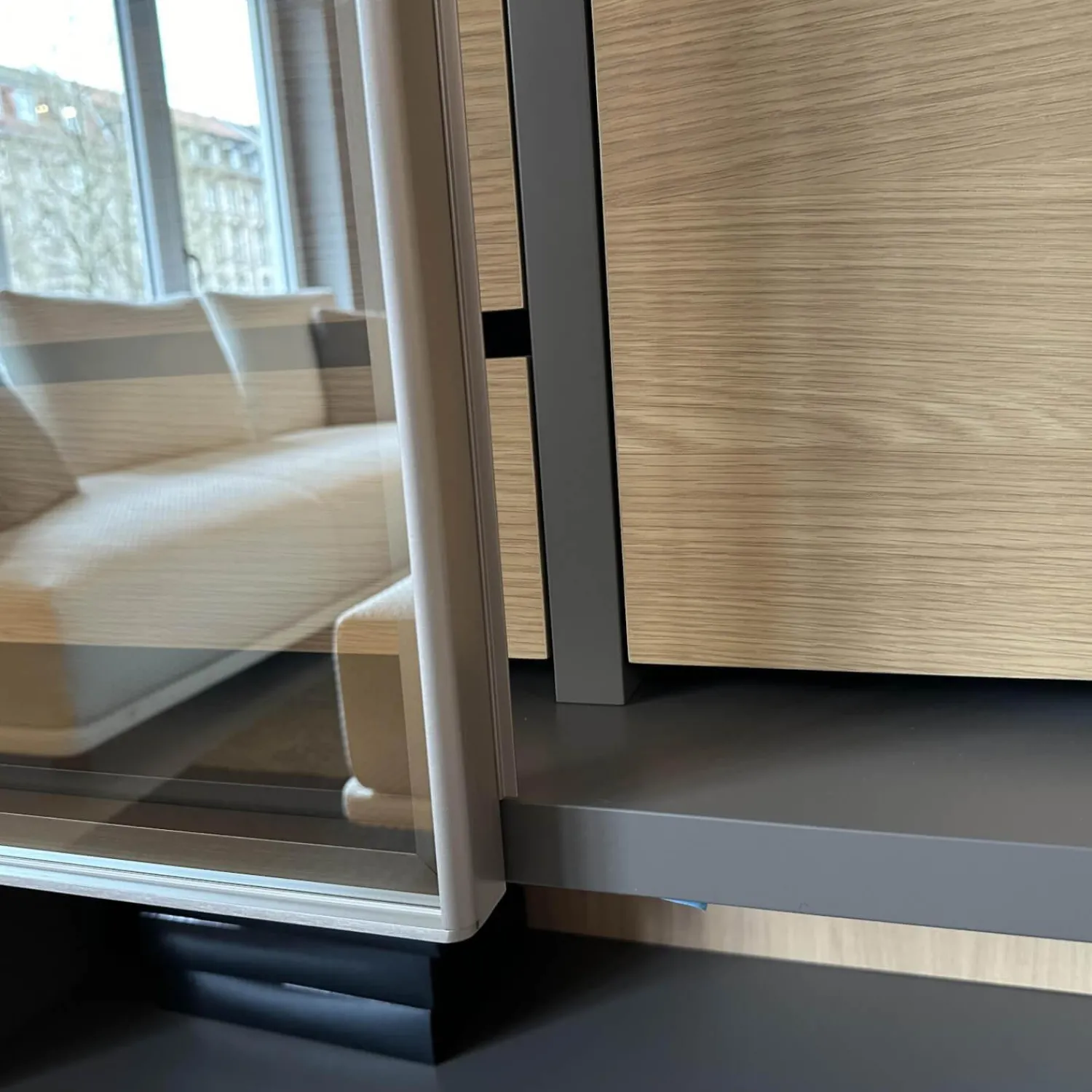 Molteni & C Wohnwände & Tv-Lowboards|Schrank Systemwand 505 Up System Holz Dolomitgrau Glas Transparent Stopsol mit Beleuchtungskit Schuko