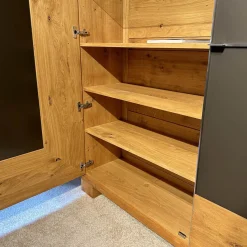 Scholtissek Vitrinen & Highboards|Schrank Varus Asteiche mit Glas Grau Knorrige Eiche Geölt Floatglas Dunkelbraun Matt