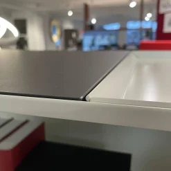 Mauser Vitrinen & Highboards|Schrankkombination Xitan S Aluminium Tablett RAL 9010 Reinweiß Einlegeplatten 4023 Nero