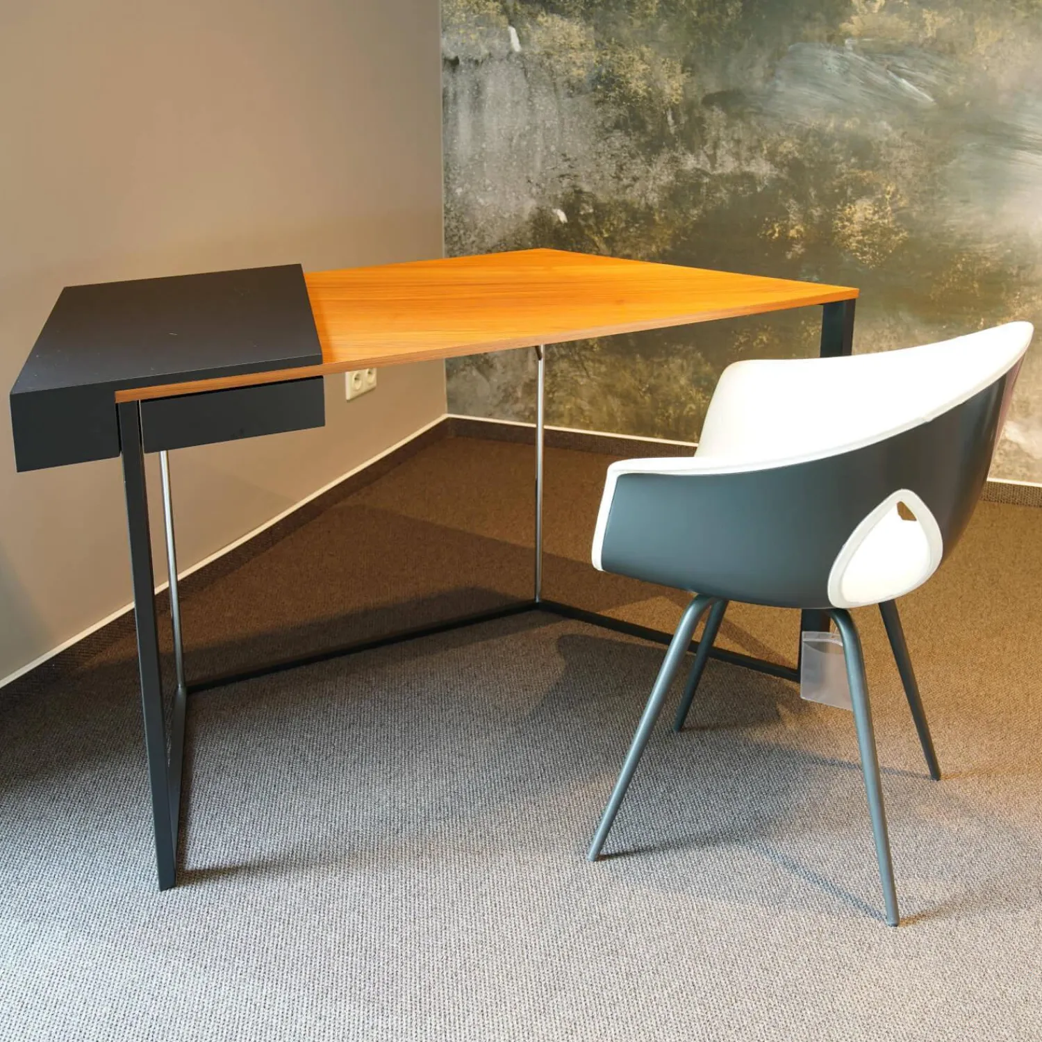 Cattelan Italia Schreibtische & Sekretäre|Schreibtisch Clarion Platte Geprägtes MDF Und Nussbaum Gestell Stahl Schwarz Inklusive Sessel Ginger Ale