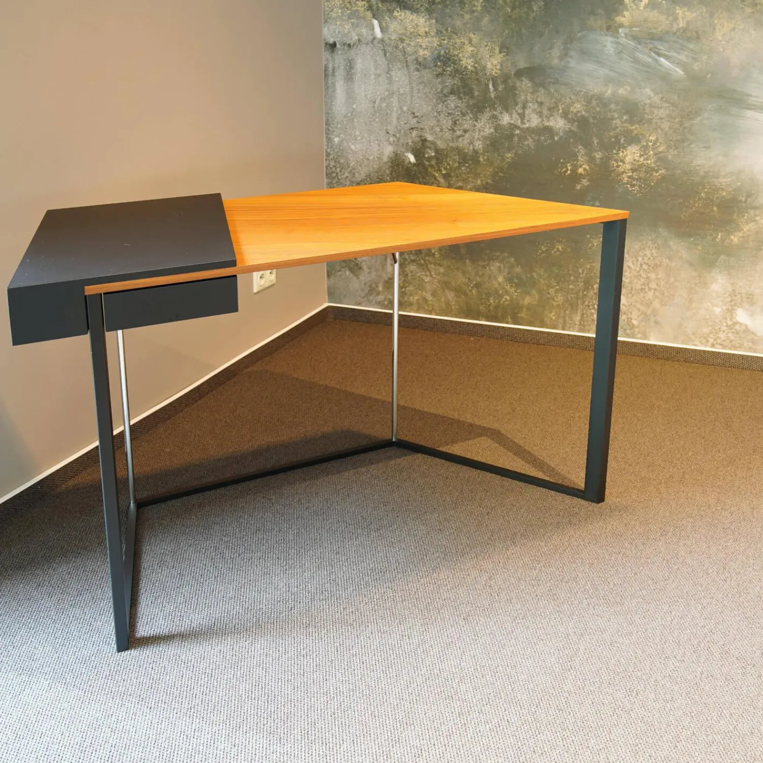 Cattelan Italia Schreibtische & Sekretäre|Schreibtisch Clarion Platte Geprägtes MDF Und Nussbaum Gestell Stahl Schwarz Inklusive Sessel Ginger Ale