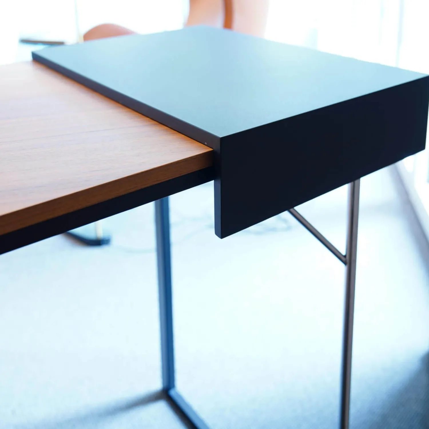 Cattelan Italia Schreibtische & Sekretäre|Schreibtisch Clarion Platte Geprägtes MDF Und Nussbaum Gestell Stahl Schwarz Inklusive Sessel Ginger Ale