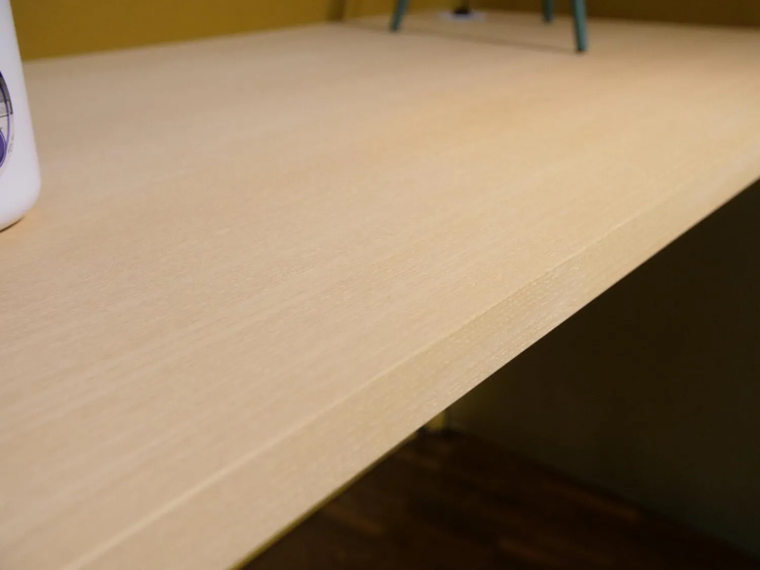 COR Schreibtische & Sekretäre|Schreibtisch Floater Bezug Stoff Curry 7204 Tischplatte Esche Furnier Natur Geölt Mit Stuhl dia Bezug Stoff Tanne 9727 5 Fuß Gestell Mit Rollen F01 Schwarzbraun Feinstruktur