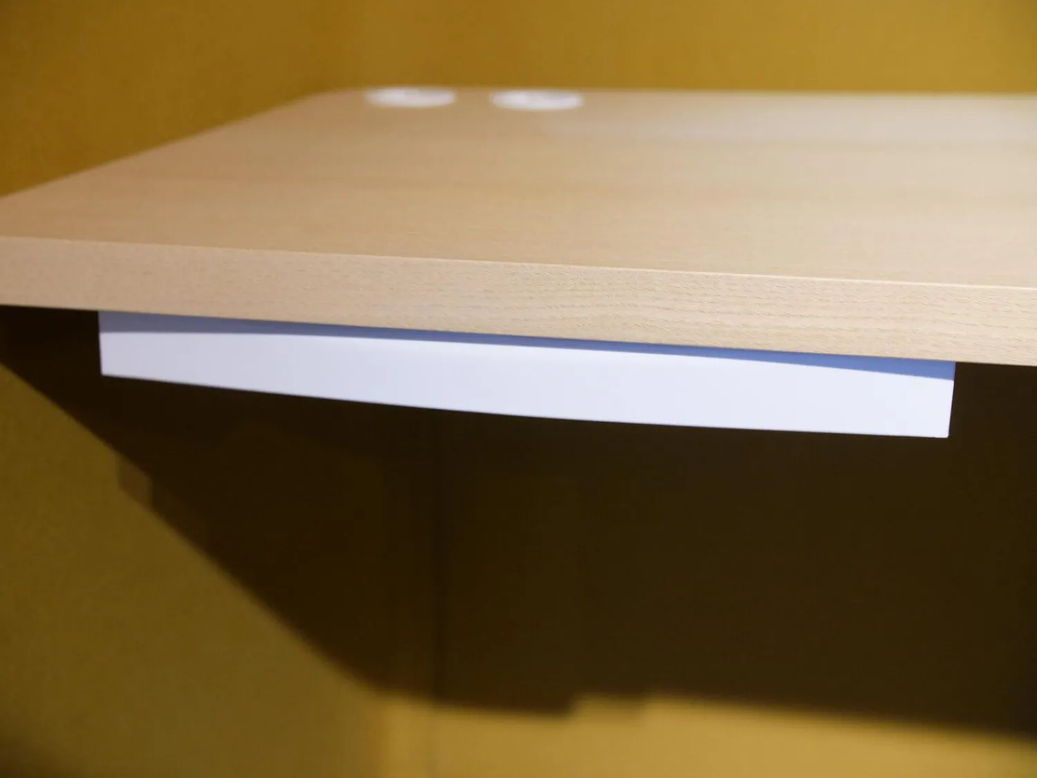 COR Schreibtische & Sekretäre|Schreibtisch Floater Bezug Stoff Curry 7204 Tischplatte Esche Furnier Natur Geölt Mit Stuhl dia Bezug Stoff Tanne 9727 5 Fuß Gestell Mit Rollen F01 Schwarzbraun Feinstruktur