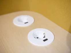 COR Schreibtische & Sekretäre|Schreibtisch Floater Bezug Stoff Curry 7204 Tischplatte Esche Furnier Natur Geölt Mit Stuhl dia Bezug Stoff Tanne 9727 5 Fuß Gestell Mit Rollen F01 Schwarzbraun Feinstruktur