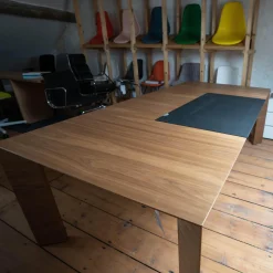 Renz Schreibtische & Sekretäre|Esstische|Schreibtisch Paper Platte Nussbaum Natur Fuß Alu Nussbaum Furniert