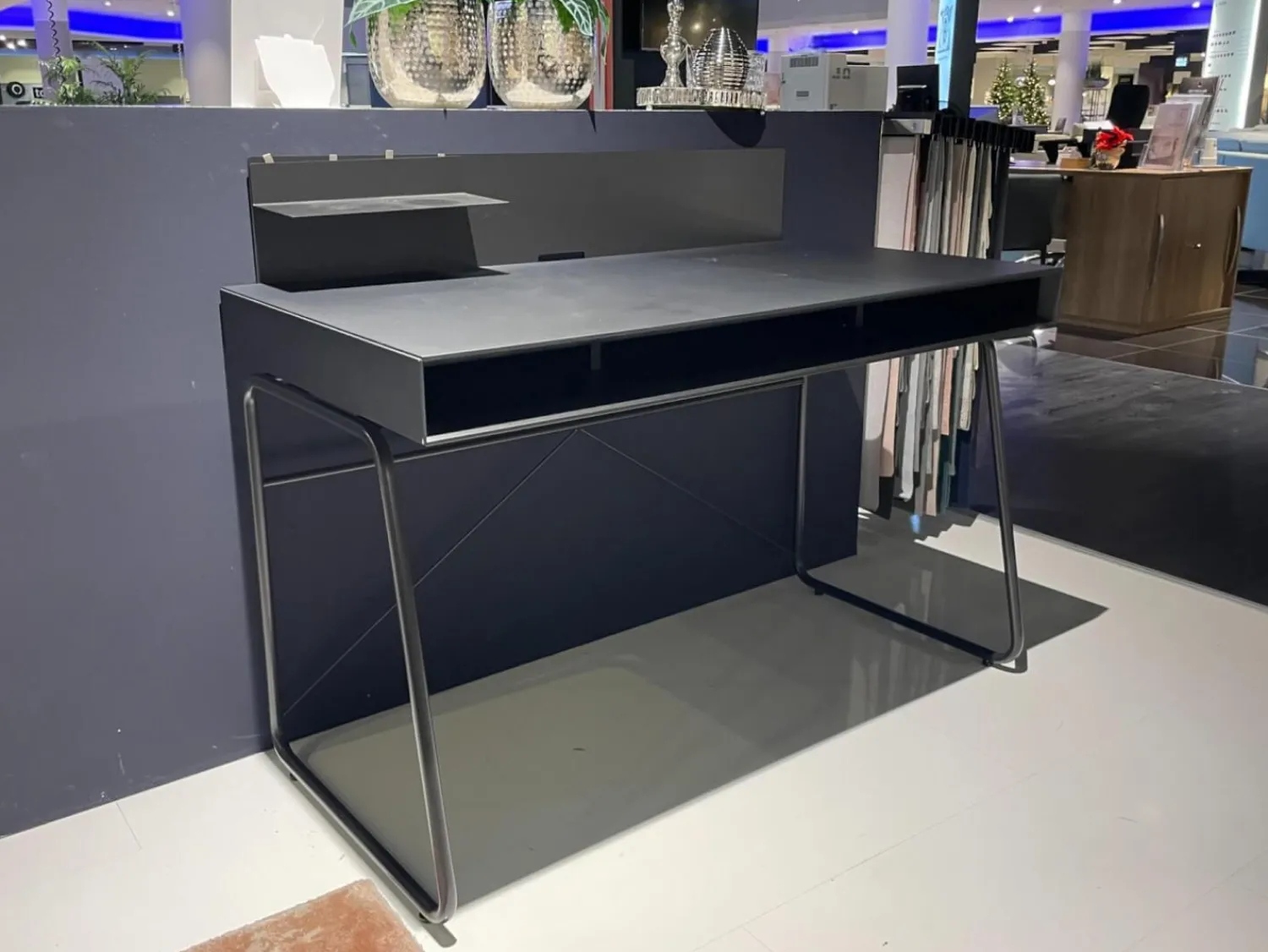 Hülsta Schreibtische & Sekretäre|Schreibtisch ZO 100 Tisch Paneel Schwarz Kufengestell Schwarz Mit Rollcontainer Korpus Und Front Champagner