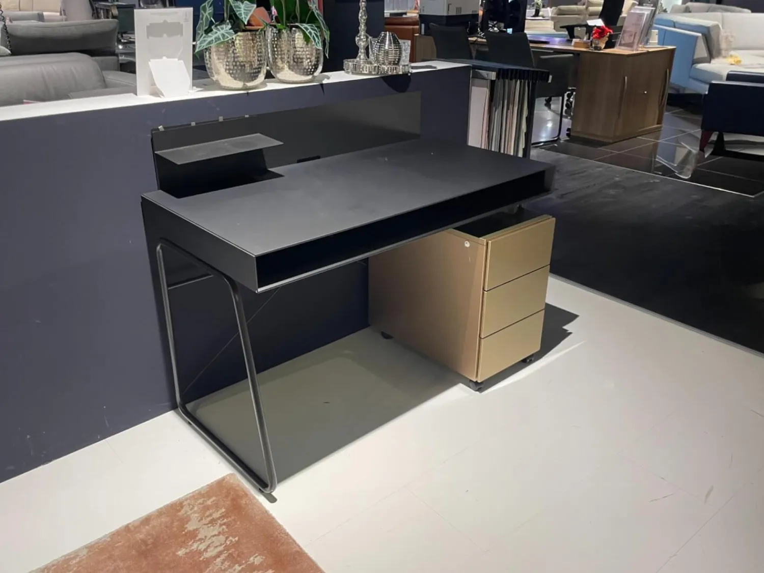 Hülsta Schreibtische & Sekretäre|Schreibtisch ZO 100 Tisch Paneel Schwarz Kufengestell Schwarz Mit Rollcontainer Korpus Und Front Champagner