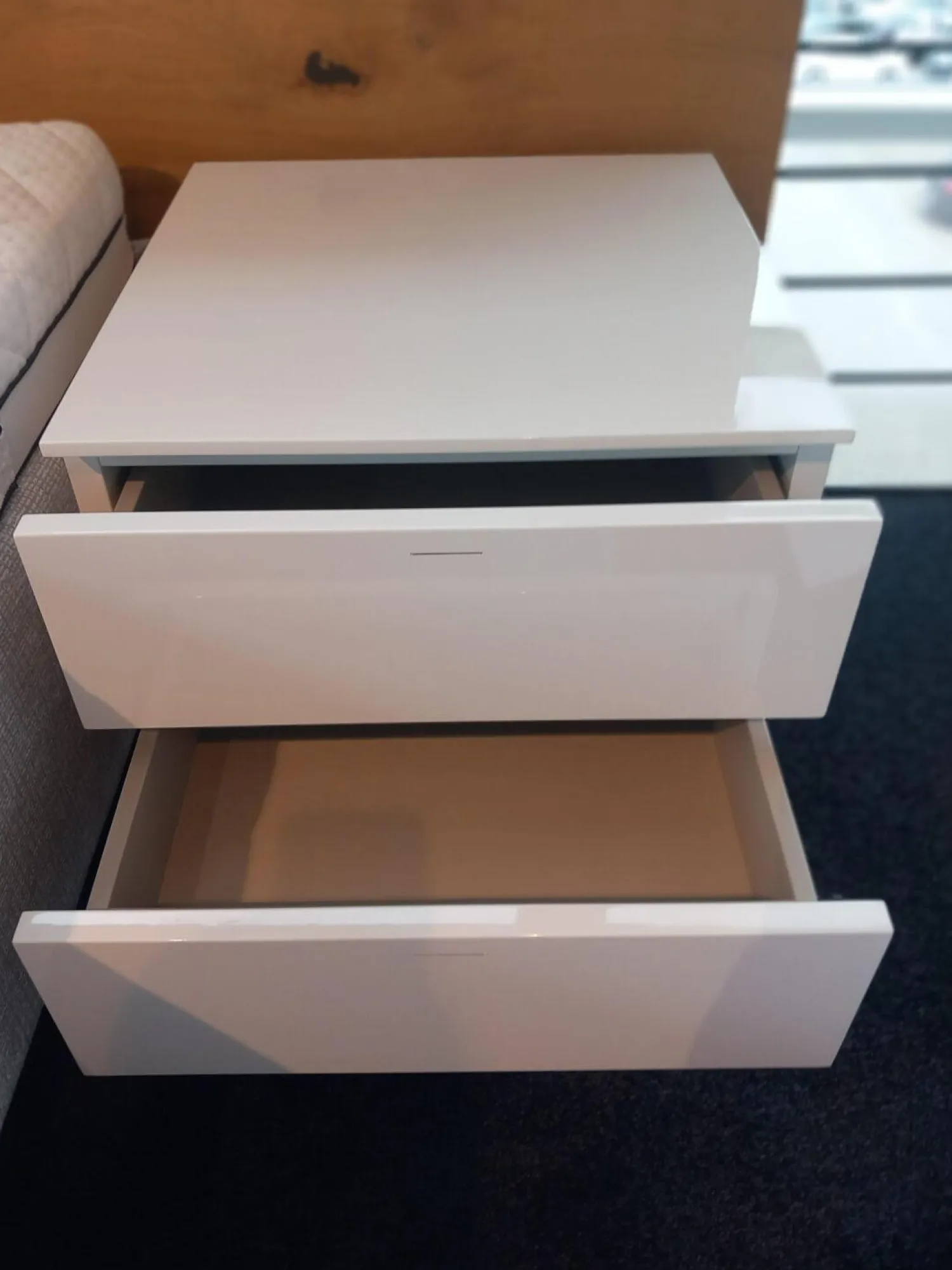 Molteni & C Nachttische|Schubladenkommode 909 Lack Hochglanz Kalkweiß