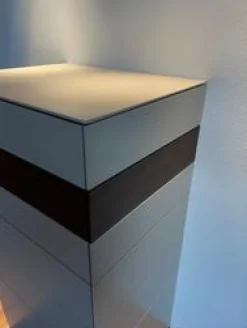 Kettnaker Vitrinen & Highboards|Schubladenkommode Soma Lack Seide Grau Gürtel Eiche Geraucht