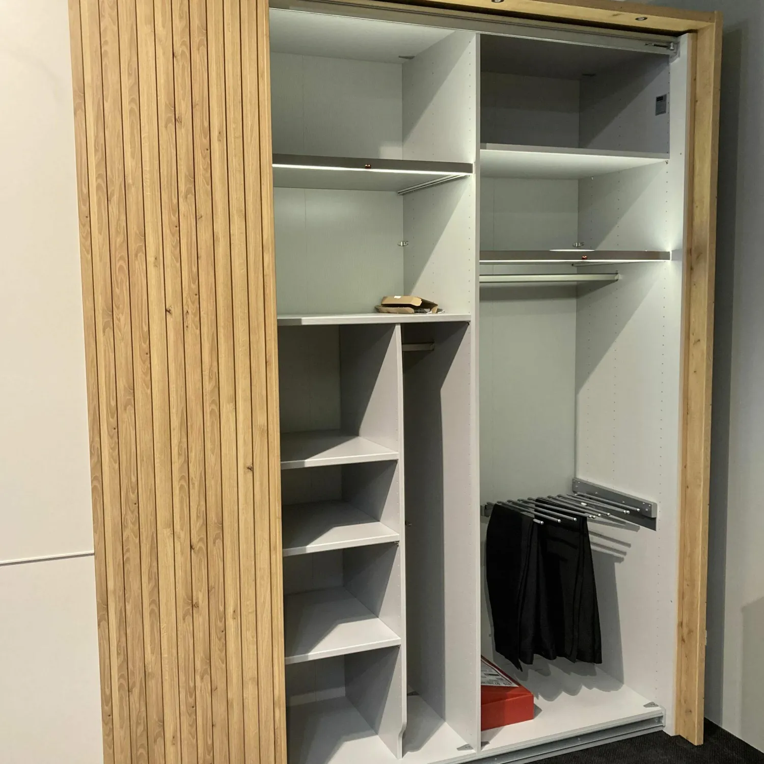 Musterring Kleiderschränke|Schwebetürenschrank Isabelle 203 Dekor Champagner Weiß Beige Absetzung Eiche Bianco Inklusive Beleuchtung