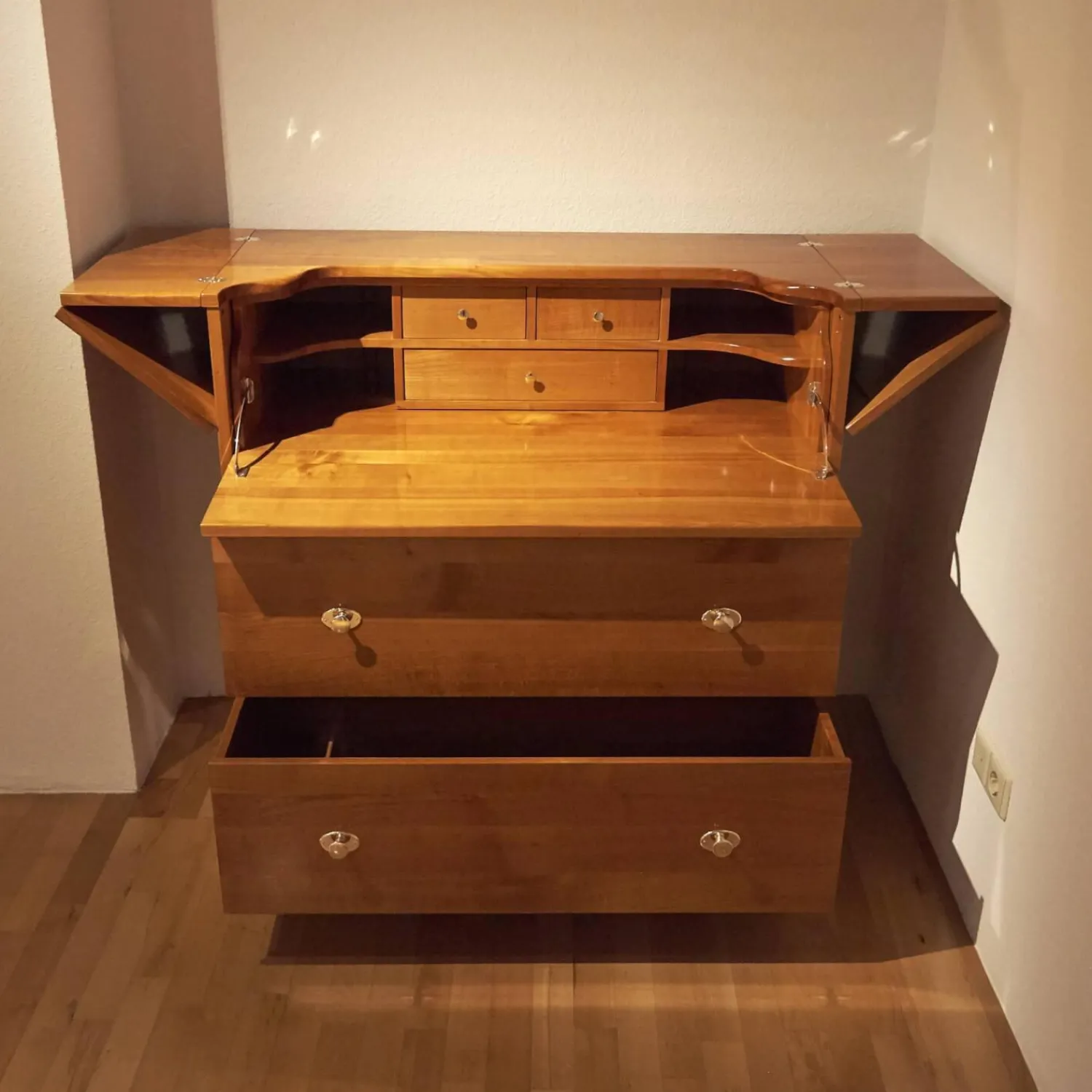 Form Exclusiv Schreibtische & Sekretäre|Sekretär Kirschbaum Griffe Metall Glänzend