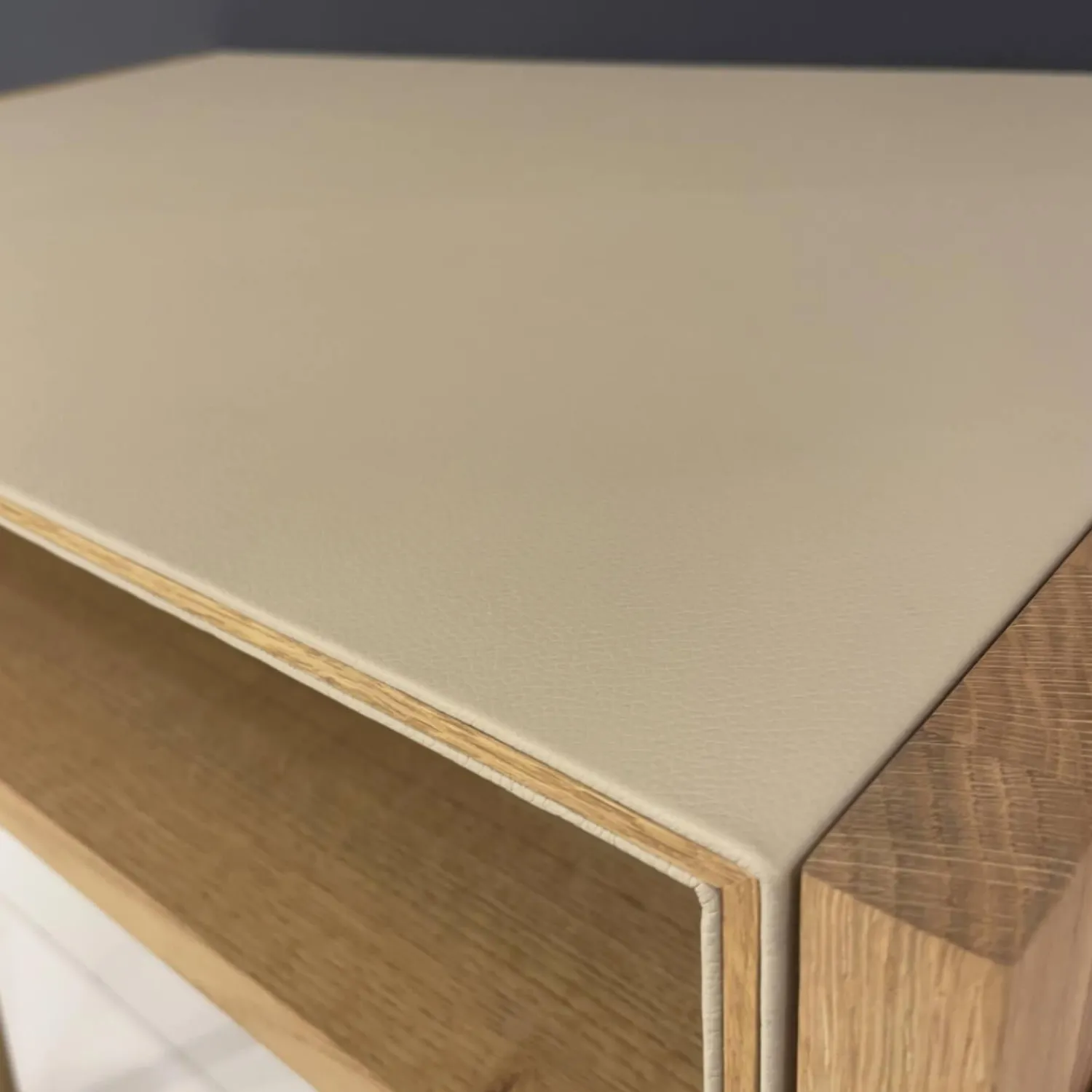 Team 7 Schreibtische & Sekretäre|Sekretär Sol Platte Bezug Leder L1 70230 Altweiß Beige Eiche Naturöl