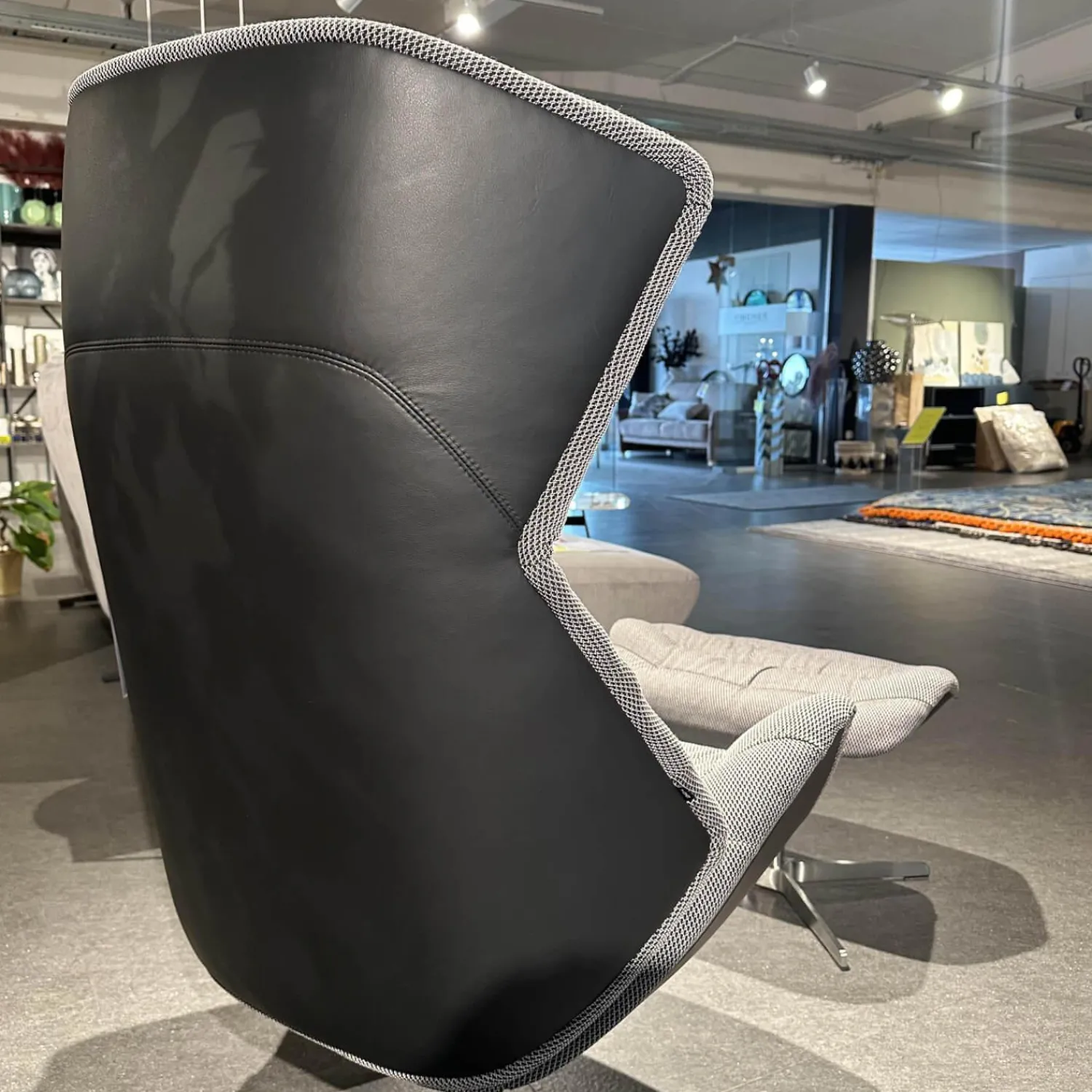 Thonet Relaxsessel|Sessel 808 Bezug Innen Stoff Soul 151 Pepper Grau Außen Nappaleder Nero Anthrazit Stahlgestell Edelstahloptik Und Hocker