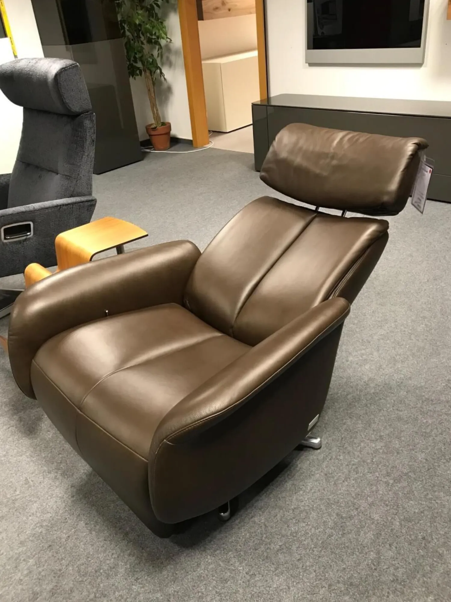 FM Munzer Relaxsessel|Sessel 5904 Bezug Leder Longlife Prestige Farbe 72 Nougat Dunkelbraun Fuß Metall Drehkreuz Chrom Mit Manuelle Verstellung