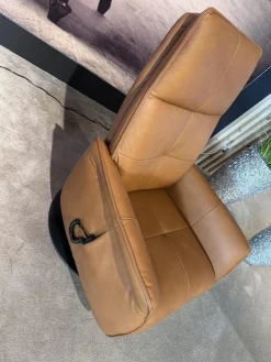 himolla Relaxsessel|Sessel 9361 Leder Soft Nappa Bright Braun Drehteller Pulverbeschichtet Schwarz 2 Motorisch Mit Aufstehhilfe Inklusive Getrennt Verstellbarer Rücken Und Beinauflage