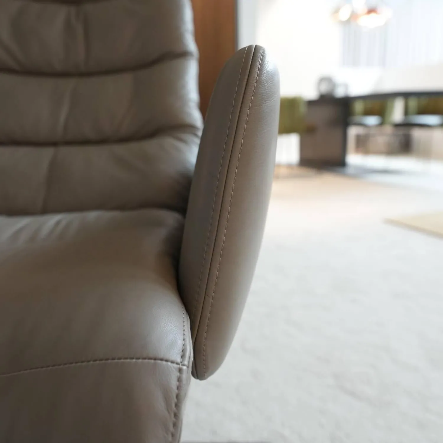 KFF Relaxsessel|Sessel Arva E Lounge Leder Sauvage Schlammgrau 8103 Grau 5 Fuß Stern Gestell Schwarz M01 Mit Kopfstütze