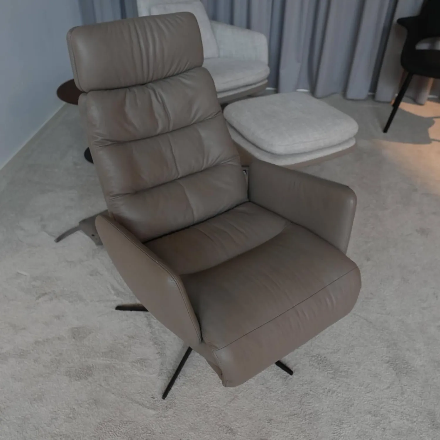 KFF Relaxsessel|Sessel Arva E Lounge Leder Sauvage Schlammgrau 8103 Grau 5 Fuß Stern Gestell Schwarz M01 Mit Kopfstütze