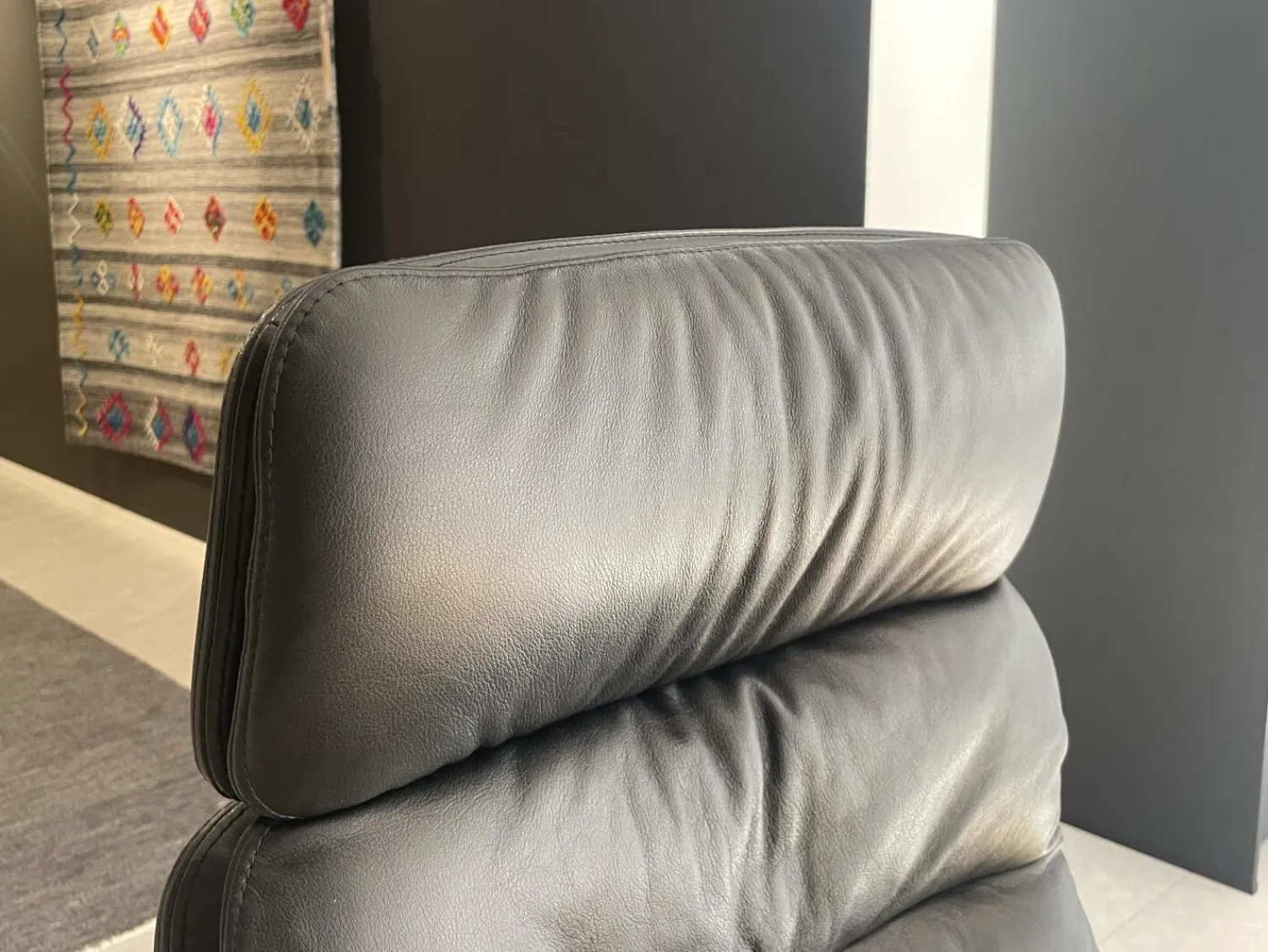 KFF Relaxsessel|Sessel Arva E Lounge Leder Sauvage Schwarz 5 Sternfuß Metall M01 Moodblack Schwarz Pulverbeschichtet Mit Verstellungen