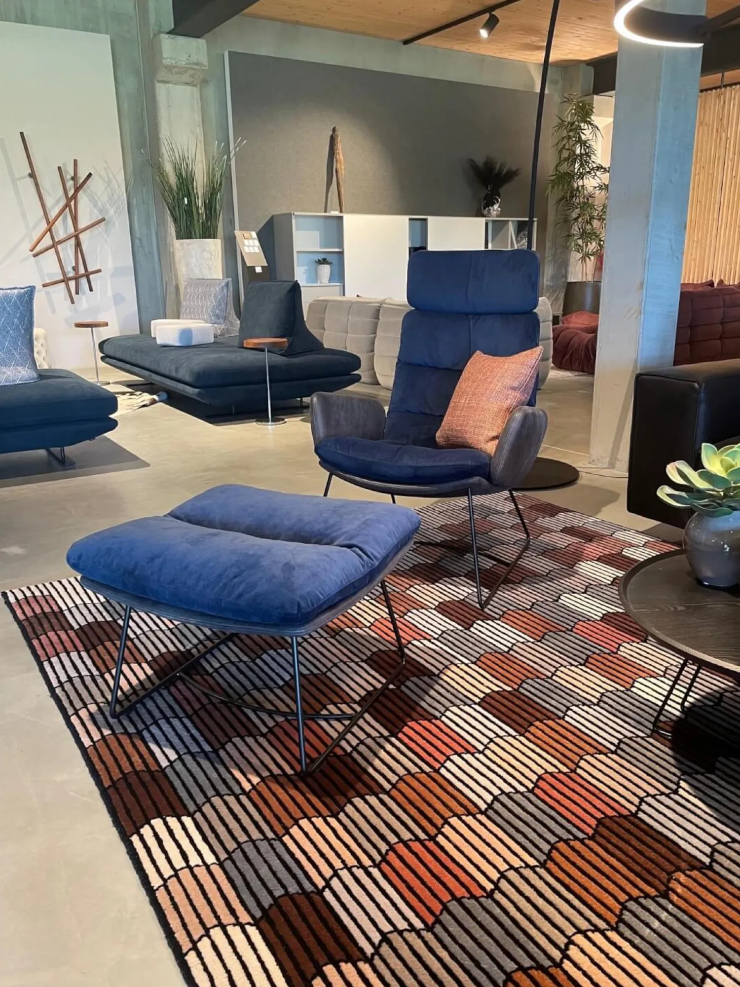 KFF Loungesessel|Sessel Arva Lounge Stoff Seven Navy 49 Blau Rücken Leder mit Ottoman