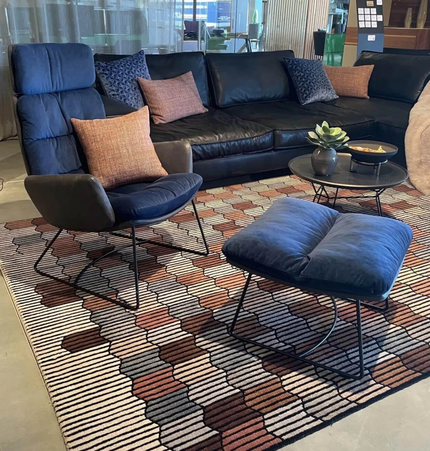 KFF Loungesessel|Sessel Arva Lounge Stoff Seven Navy 49 Blau Rücken Leder mit Ottoman