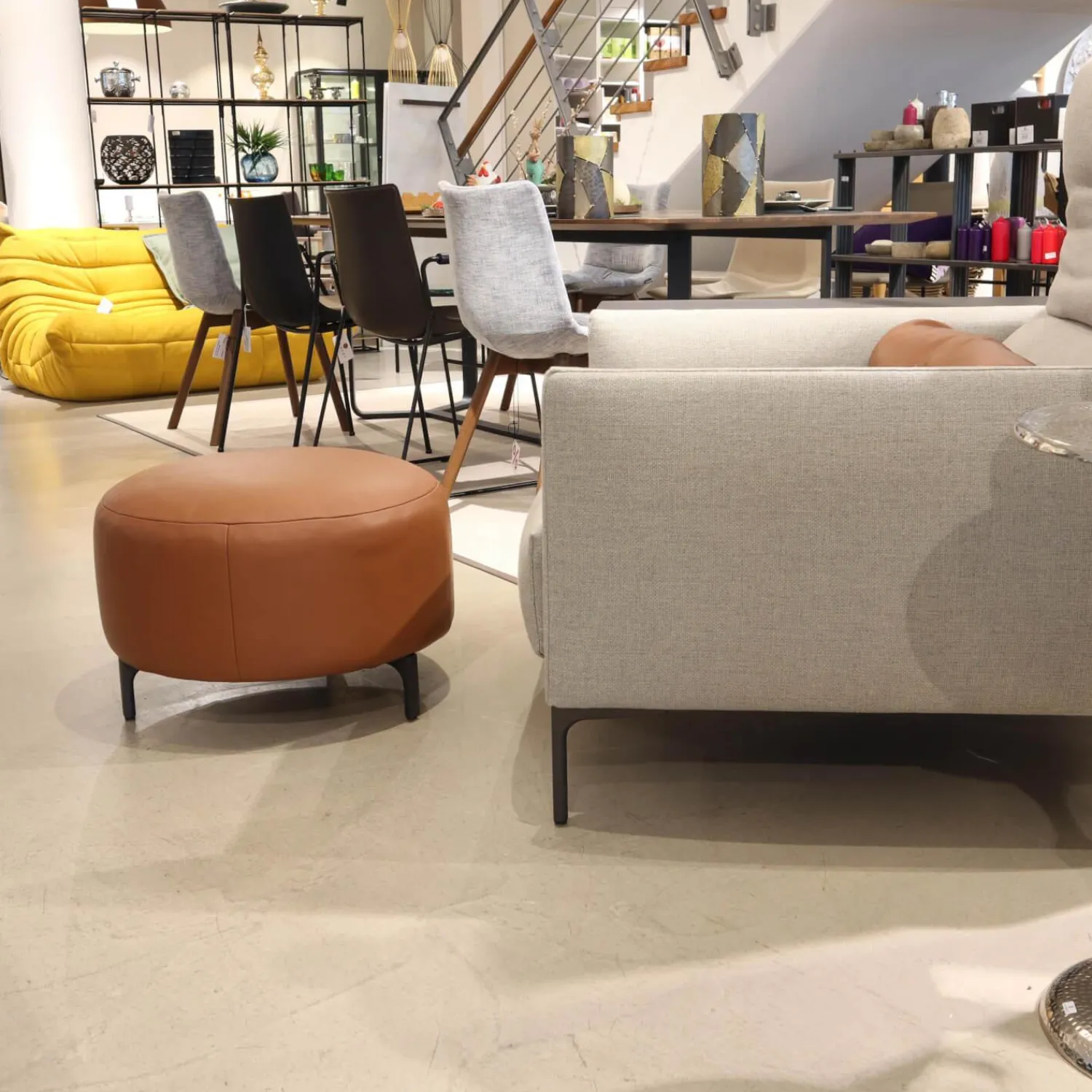 COR Loungesessel|Sessel Avalanche Stoff 8311 Muschel Beige Hocker Leder 249 Cognac Braun Fuß F01 Feinstruktur Schwarz mit Hocker