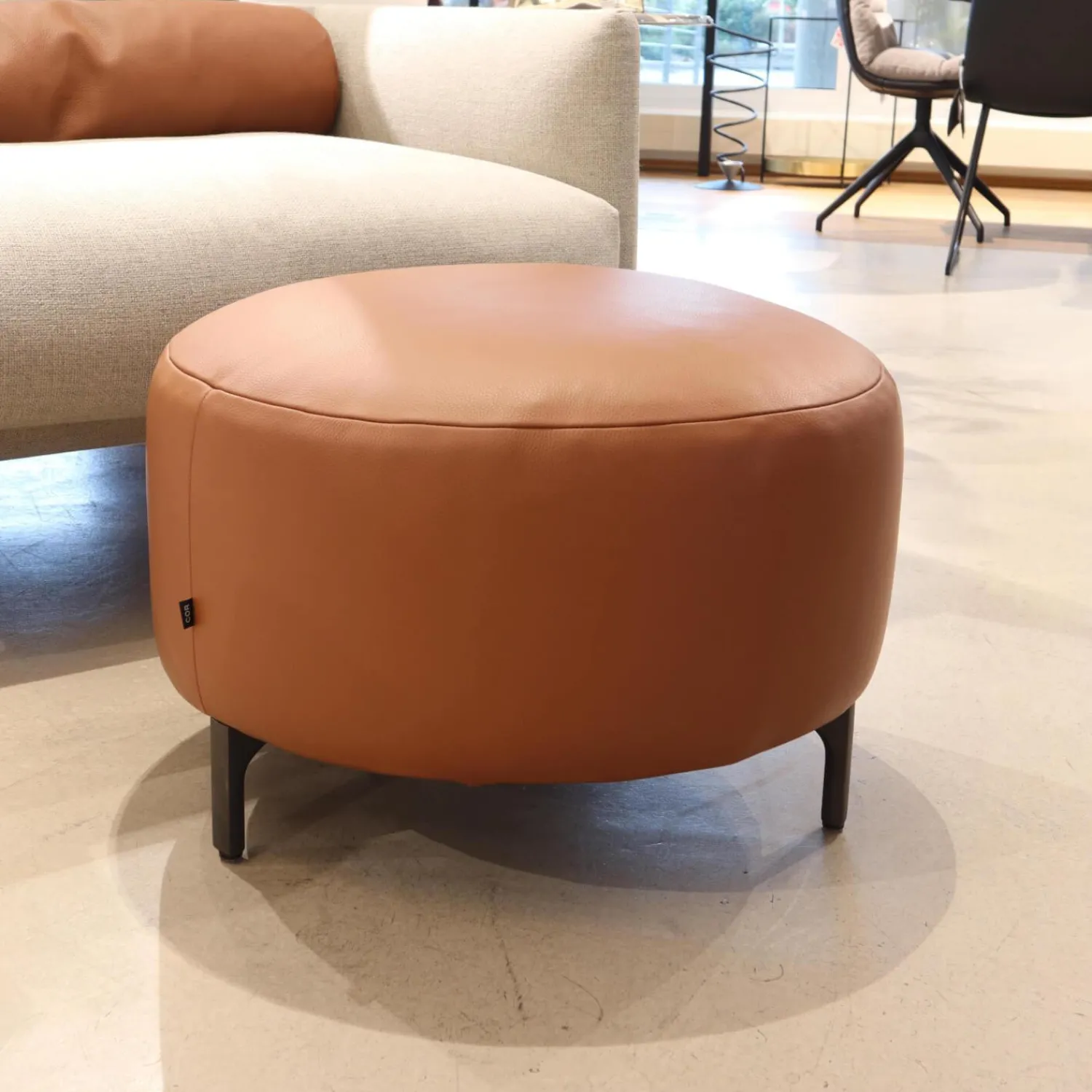 COR Loungesessel|Sessel Avalanche Stoff 8311 Muschel Beige Hocker Leder 249 Cognac Braun Fuß F01 Feinstruktur Schwarz mit Hocker