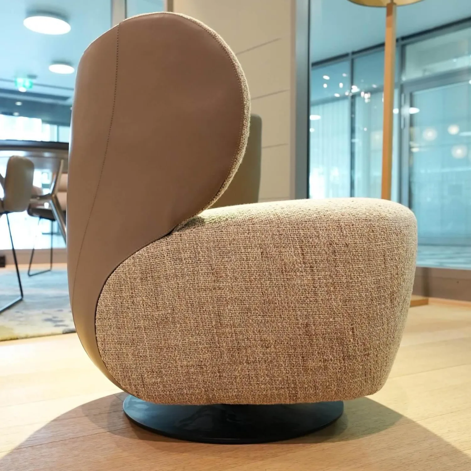 Walter Knoll Loungesessel|Sessel Bao Klein Stoff Sorel Smoke Quarz Beige Rücken Elen Taupe Beige Drehteller Schwarz