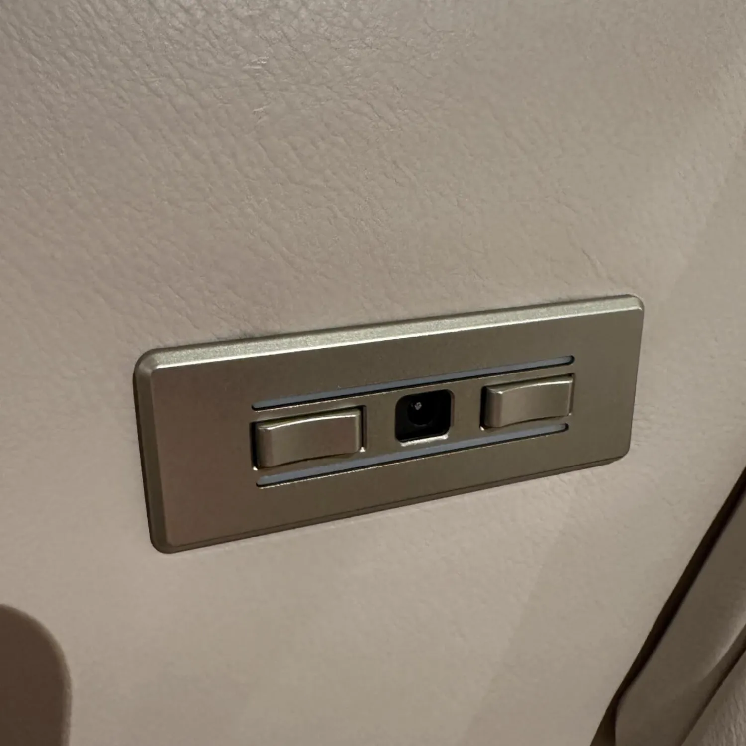 Gealux Relaxsessel|Sessel Best Choice Drenthe Small Bezug Leder Polo 1027 Weiß Creme Gestell X 60 Chrom Gebürstet Elektrisch Verstellbar 2 Motoren