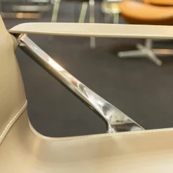 B&B Italia Einzelstühle|Relaxsessel|Sessel Beverly 14 Kernleder Tortora 1121280 Rahmen Aluminium